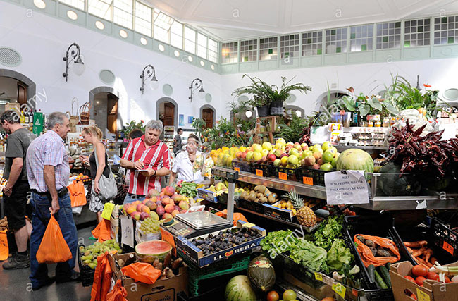 Mercados y supermercados abrirán hasta las 12; tiendas de barrio hasta las 10