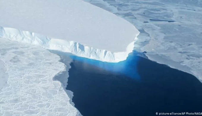 Calentamiento global derrite la plataforma de hielo más grande del mundo.