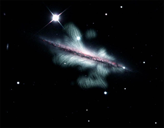Así es el enorme campo magnético que rodea esta preciosa galaxia