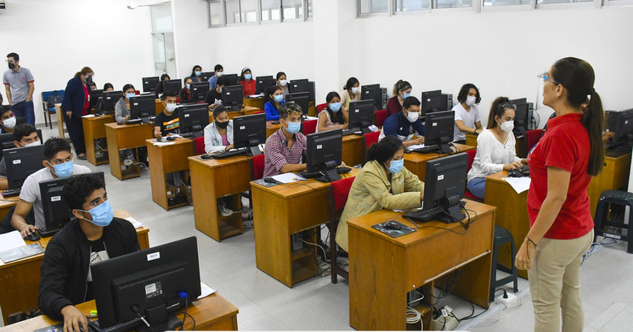 Se pueden inscribir hasta 12 mil estudiantes por día en la «U»; aulas virtuales usan servidores de Entel