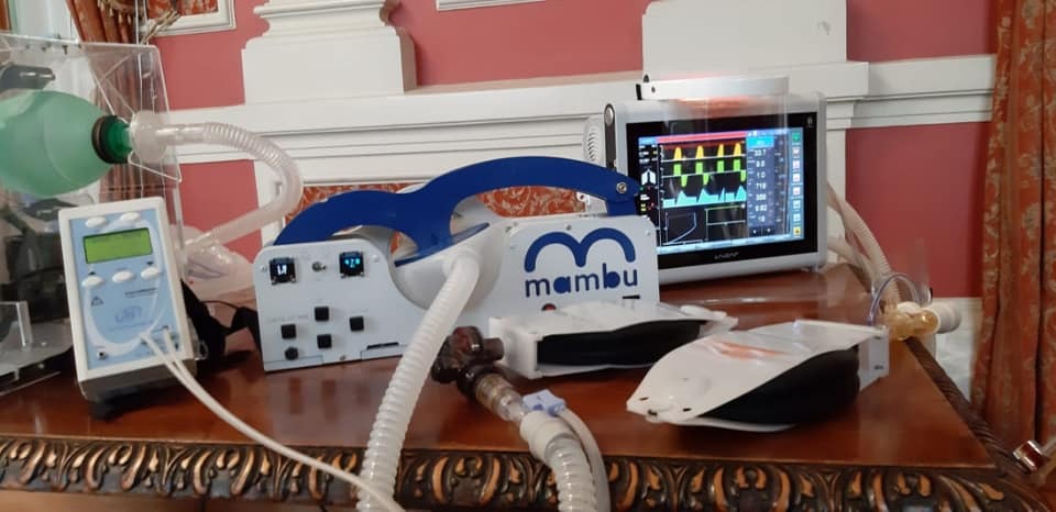 El prototipo de respirador mecánico del proyecto MAMBU.
Crédito: Quatum