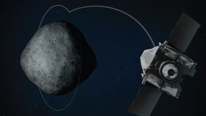 La nave espacial OSIRIS-REx de la NASA ya nevega en órbita alrededor del asteroide Bennu. Foto: DPA